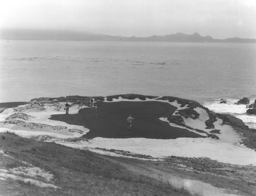 In preparation for the 1929 U.S. Amateur, Chandler Egan collaborated with Robert Hunter to create massive dunes around many of the coastal greens. In 1928, Egan wrote, “The new green has been placed as close to the ocean as possible. It is irregular in shape, one hundred feet long from the front to back and from forty-five to fifty feet wide. It is completely surrounded by sand dune bunkering.”