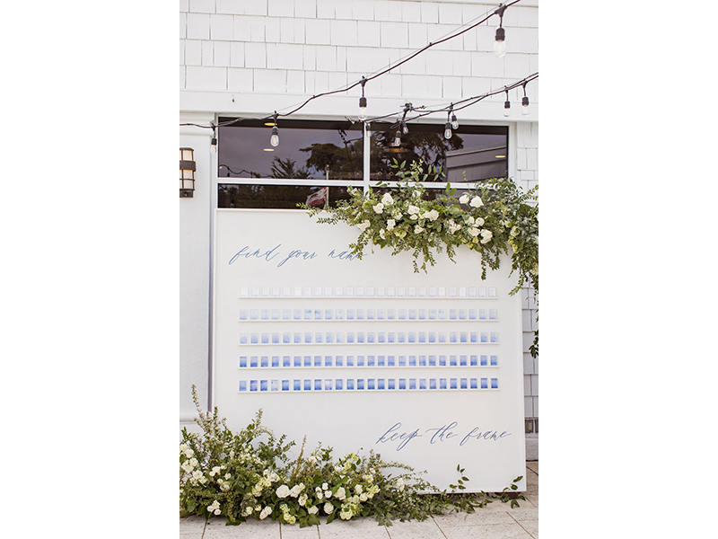 Escort card display